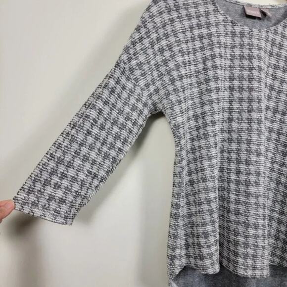 Chico’s Textured Metallic Top White Gray Women Size M Elegant Blouse - Picture 3 of 9